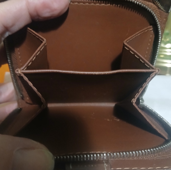 EUC Louis Vuitton Suhali Compact Wallet - Picture 9 of 13